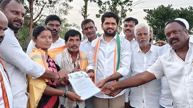 Karimnagar:   ఇందిరమ్మ లబ్ధిదారులకు మంజూరు పత్రాలు