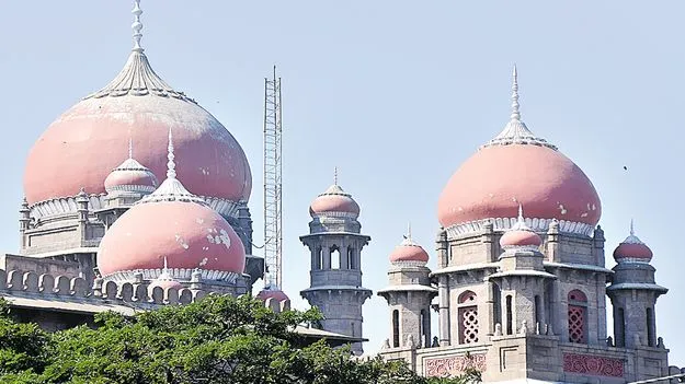 High Court: ఘటనాస్థలంలో లేనప్పుడు అట్రాసిటీ సెక్షన్లు ఎలా వర్తిస్తాయి?