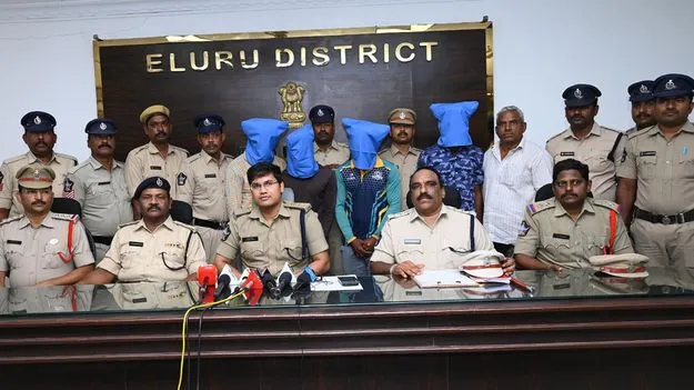 ఒంటరి వృద్ధులే లక్ష్యంగా..