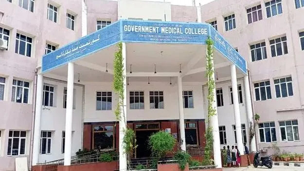 Medical Colleges: ప్రభుత్వ వైద్య కళాశాలలకు ఎన్‌ఎంసీ షోకాజ్‌లు!