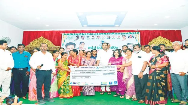 ఆర్థికంగా ఎదగడమే లక్ష్యం