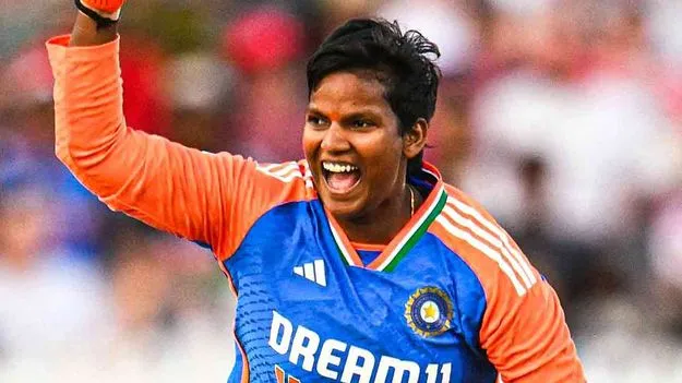 T20 Bowling: దీప్తి@: 2