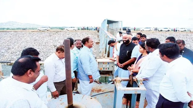  మంత్రి పర్యటనతో సమస్యలు పరిష్కారమయ్యేనా?