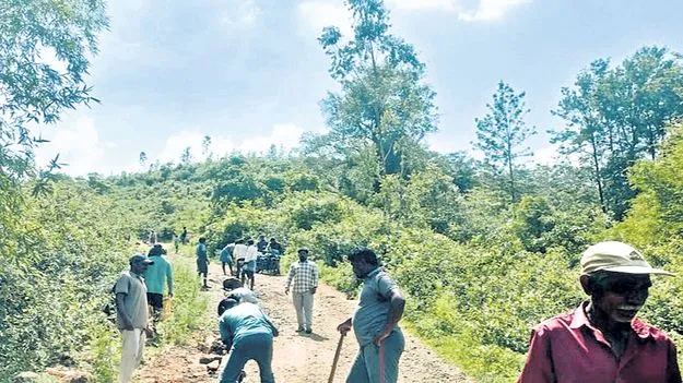 రహదారి కోసం కలిసికట్టుగా..