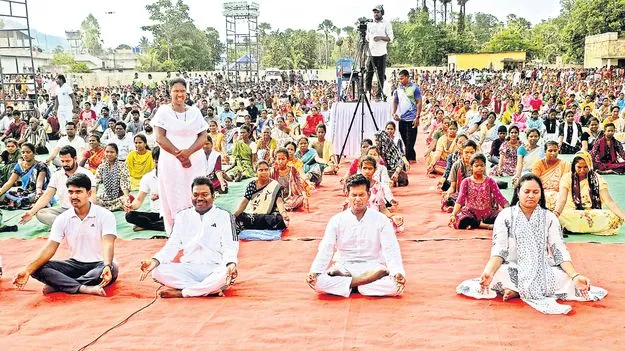 ఉత్సాహంగా యోగాంధ్ర