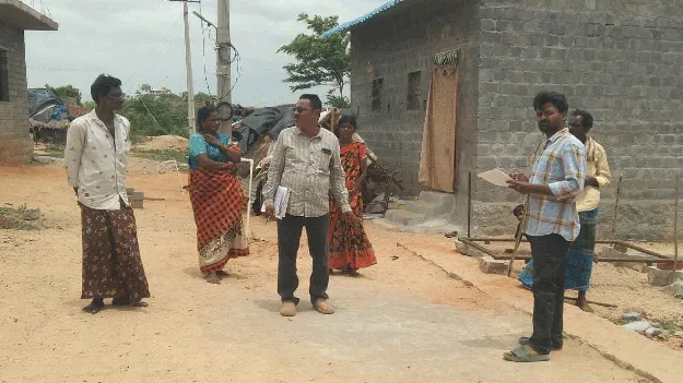 ఇంటి నిర్మాణాలు త్వరగా పూర్తి చేయాలి