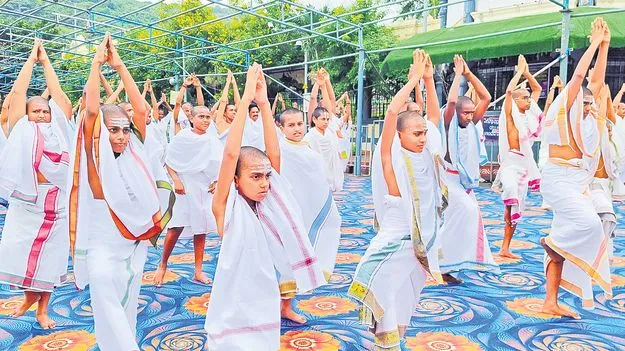 యోగాంధ్రాకు 175 దేశాల ప్రతినిధులు