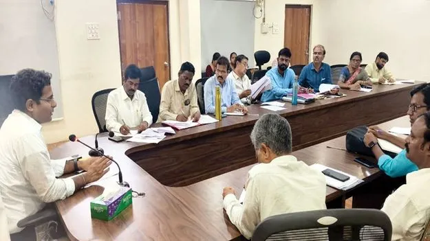 అనాథ, బడిబయటి పిల్లలను గుర్తించాలి 