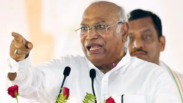 Kharge: ఎమర్జెన్సీపై కేంద్రం డ్రామాలు: కాంగ్రెస్‌