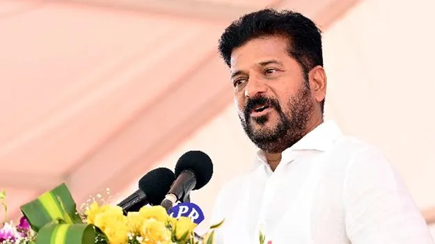 పోరాటమనే పునాదిపైన.. పిడికిలి పీఠం ఎక్కిన తల్లి