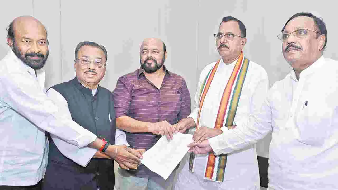 Konda Murali: వారంలోగా వివరణ ఇవ్వాలి