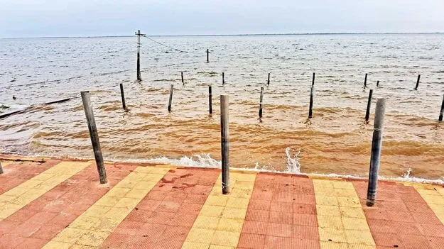 పుష్కర ఘాట్లను ముంచెత్తిన వరద జలాలు 