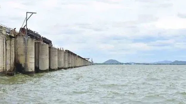 Jurala Project: జూరాల ప్రాజెక్టుకు నిలకడగా వరద 