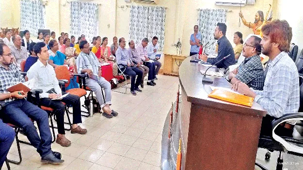  విద్యార్థులపై ప్రత్యేక శ్రద్ధ కనబర్చాలి