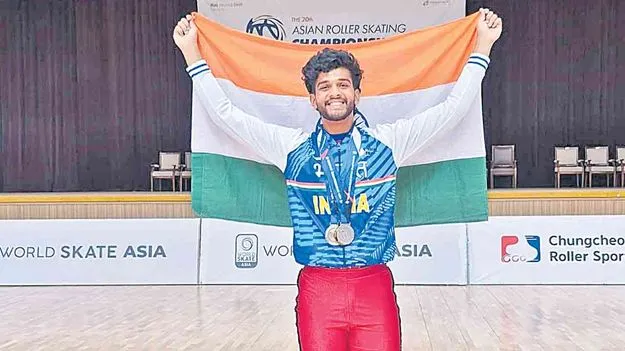 Asia Roller Skating: తేజేష్‌కు మూడు పతకాలు