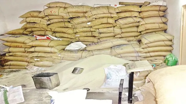  కొత్త దుకాణం.. పాత సరుకు!