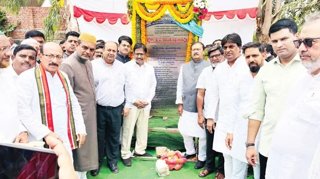 మాడల్‌గా ఉరూ ్ధఘర్‌