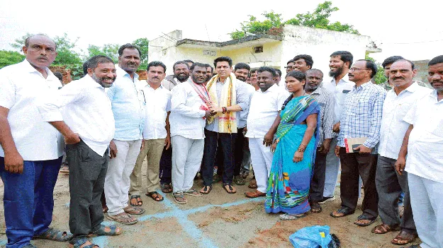 కాంగ్రెస్‌తోనే సొంతింటి కల సాకారం