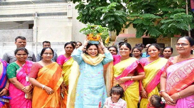 మహిళలు ఆరోగ్యంపై శ్రద్ధ వహించాలి