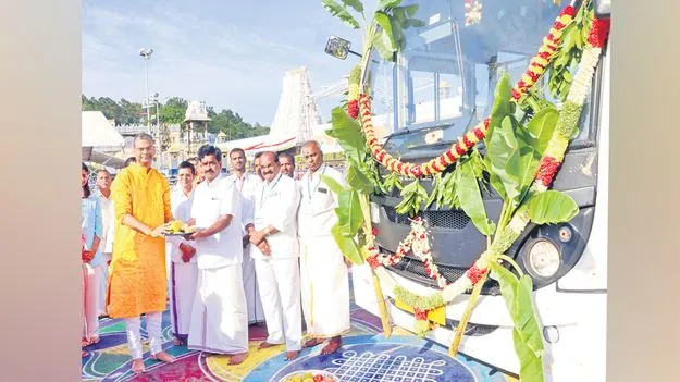 Ashok Leyland: టీటీడీకి విరాళంగా ఏసీ బస్సు