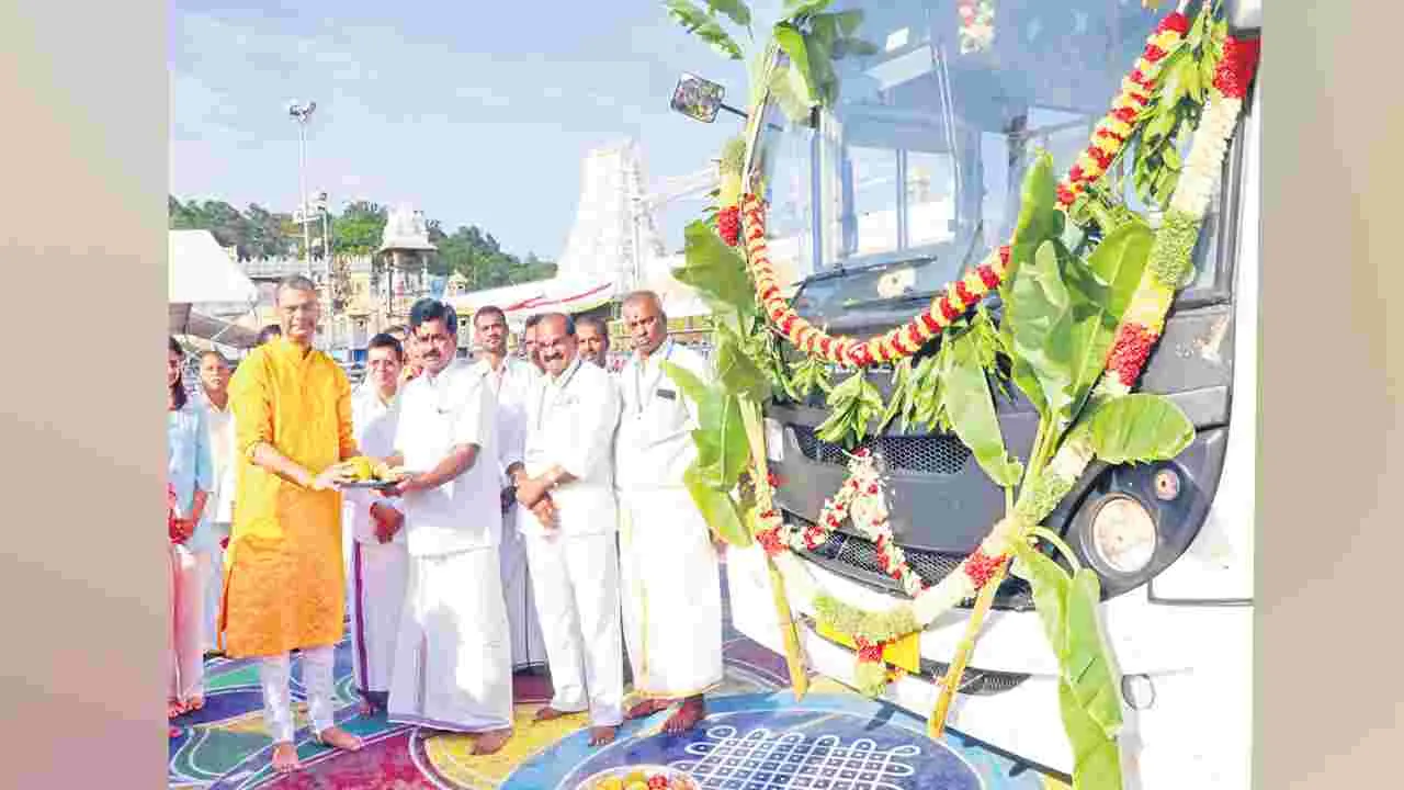 Ashok Leyland: టీటీడీకి విరాళంగా ఏసీ బస్సు
