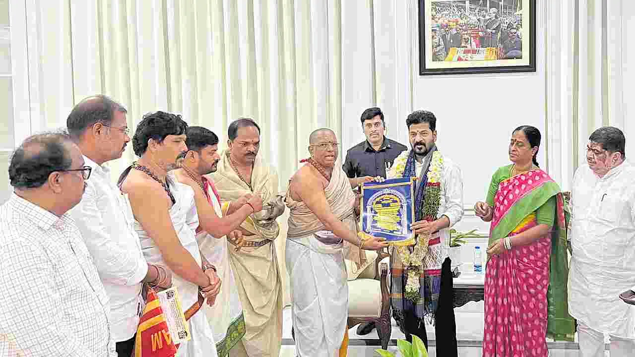 Secunderabad: ఉజ్జయిని మహంకాళి బోనాలకు రండి..
