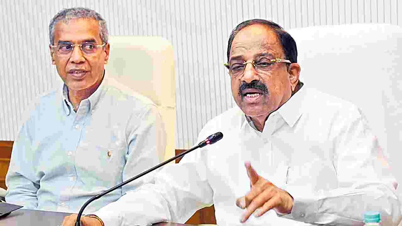 రైతులకు నాణ్యమైన విత్తనాల పంపిణీ