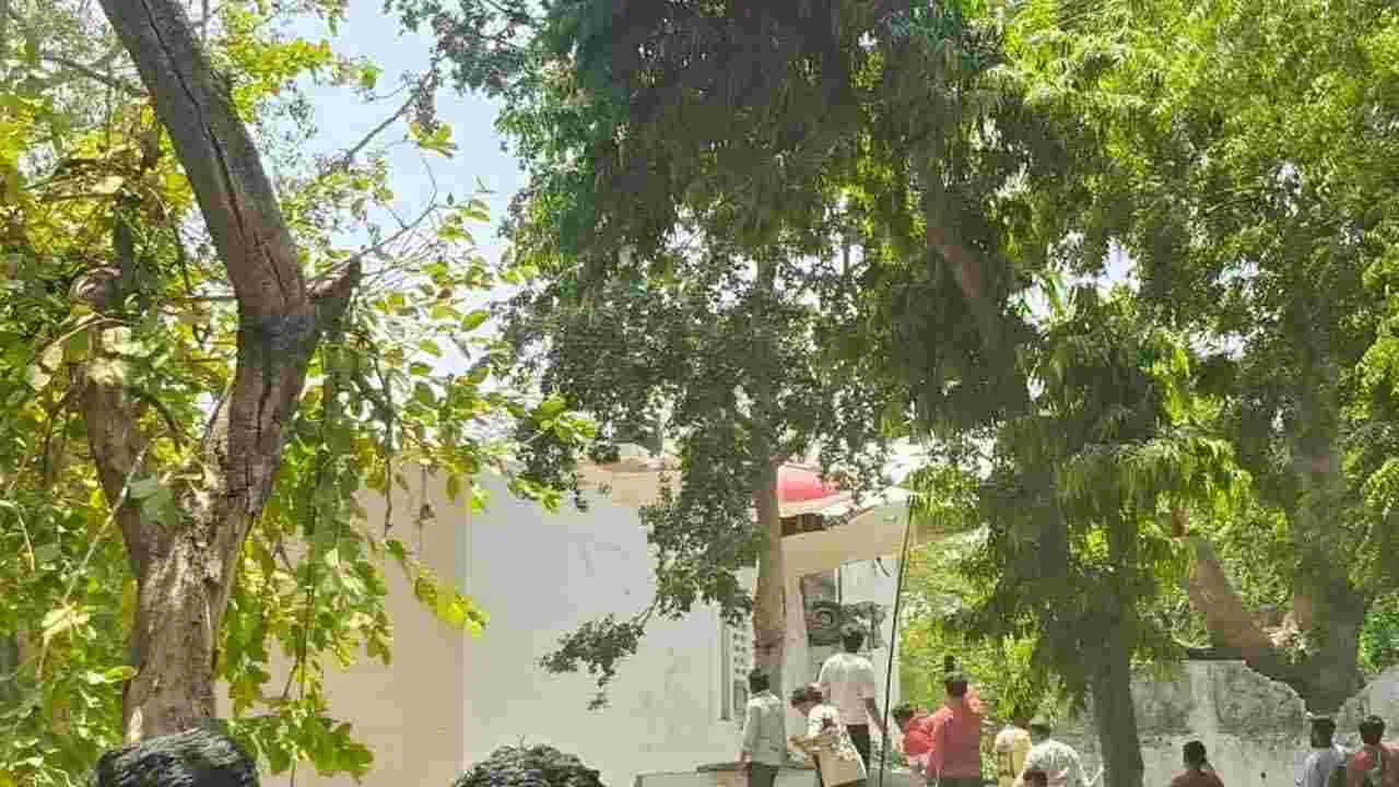 కూలిన ఎయిరిండియా విమానం.. ఏకంగా 242 మంది..!