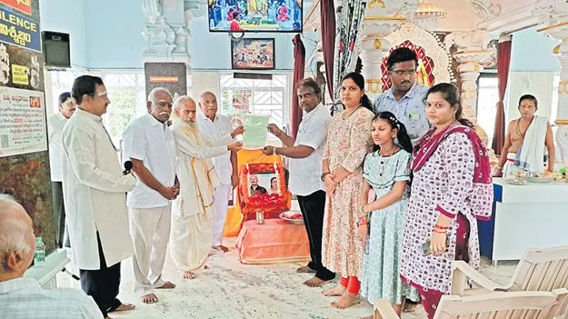 సాయి ఆలయానికి రూ. కోటి విలువైన ఇల్లు