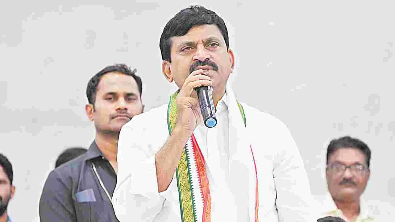 Ponguleti: ఇందిరమ్మ ఇళ్లు, భూ భారతి చట్టం అమలు బాధ్యత కలెక్టర్లదే: పొంగులేటి 