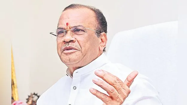 Komatireddy: లక్షల కోట్లతో కూలిపోయే కాళేశ్వరం కట్టారు