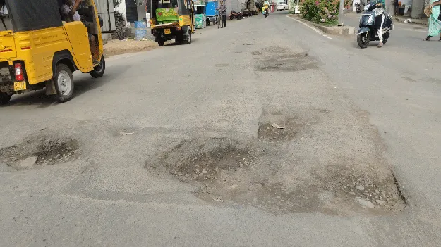 రోడ్ల దుస్థితి మారదా !