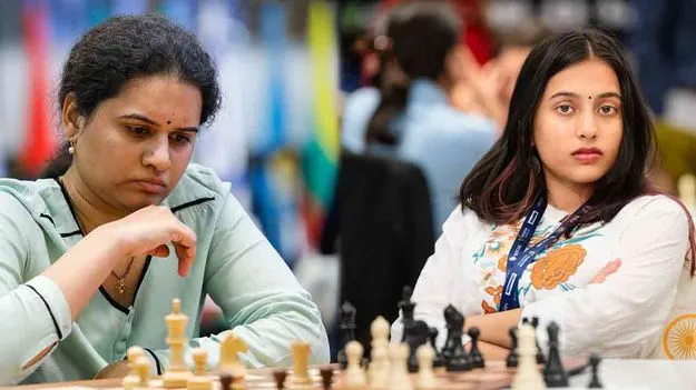 Womens Chess World Cup: తొలి గేమ్‌లో హంపి దివ్యకు డ్రా