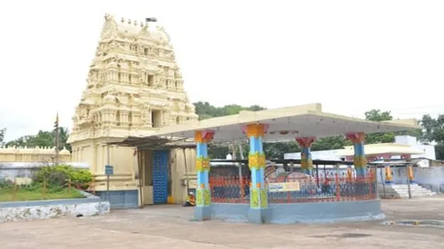 ఉత్సవాలకు ముస్తాబైన మల్లన్నక్షేత్రం