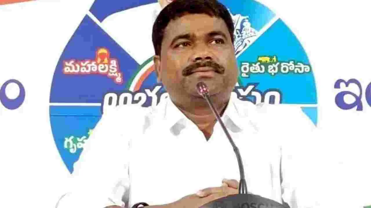 Congress: అబద్ధాల కోరులా ఆర్‌ఎస్‌ ప్రవీణ్‌: మేడిపల్లి సత్యం