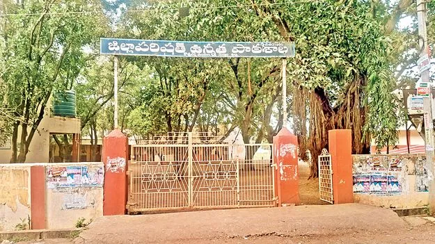 వేధిస్తున్న ఉపాధ్యాయుల కొరత