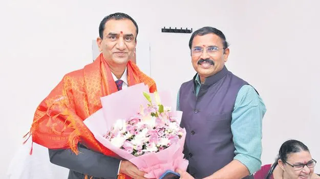 Justice Santosh Reddy: రెరా అప్పిలేట్‌ ట్రైబ్యునల్‌ చైర్మన్‌గా జస్టిస్‌ సంతోష్‌రెడ్డి బాధ్యతల స్వీకరణ