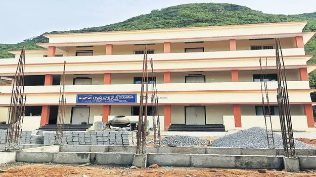 కేజీబీవీలకు అదనపు వసతులు