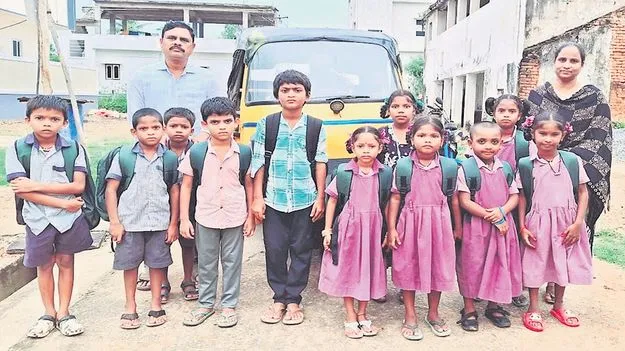 ప్రధానోపాధ్యాయుడి ఉదారత