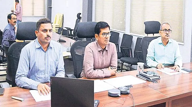 ప్రతి విద్యార్థి తల్లి పేరున మొక్క నాటాలి 