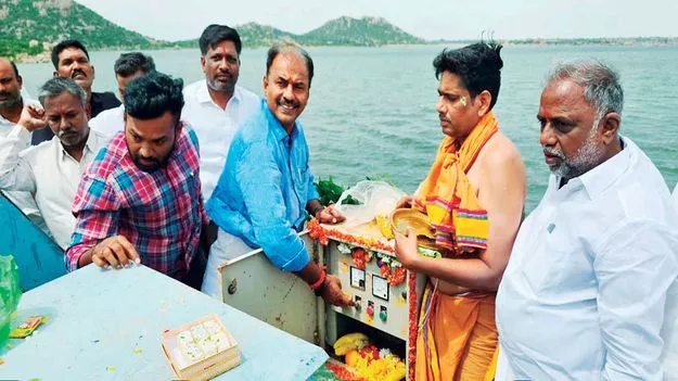 చివరి ఆయకట్టు వరకు  సాగునీరు అందిస్తాం