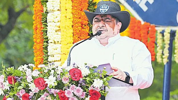 Ponnam Prabhakar: కొత్త వారికి రోల్‌మోడల్‌ కావాలి