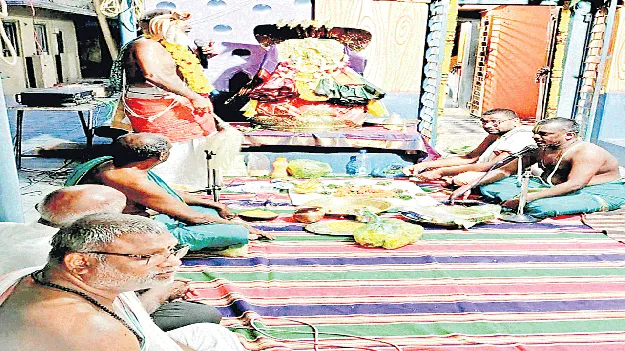 ఘనంగా సదస్యం
