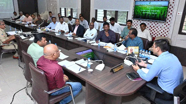 పరిశ్రమల స్థాపన వేగవంతం చేయాలి 