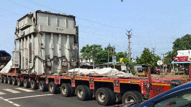   వామ్మో.. ఎంత పెద్ద లారీ