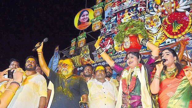 JaggaReddy Bonalu Festival: గంజాయి తాగితే నరాలు పనిచేయవు.. దూరంగా ఉండండి