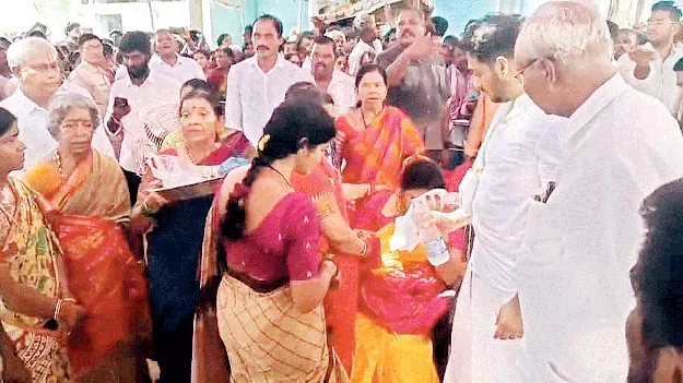 ఎమ్మెల్యే అఖిలప్రియకు అస్వస్థత