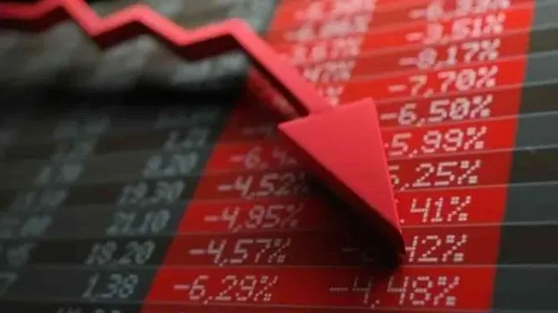 Sensex Falls: ఆఖరి గంటలో అమ్మకాలు