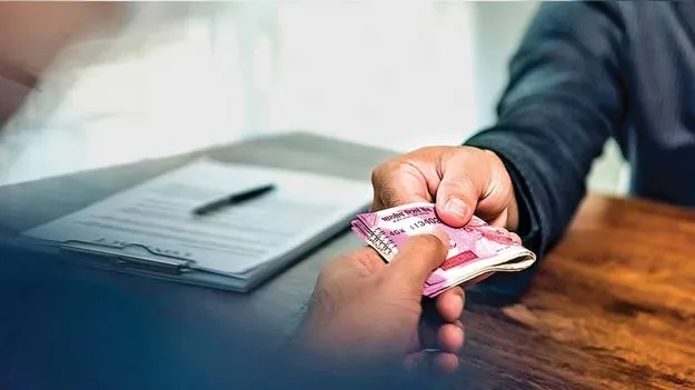 Corruption Allegations: అదే ఉద్యోగి.. అదే సీటు 