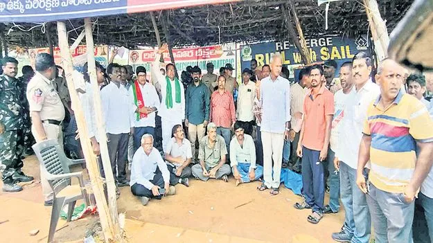 కాంట్రాక్టు కార్మికుల తొలగింపు చట్ట విరుద్ధం